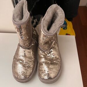 Winter boots for girl